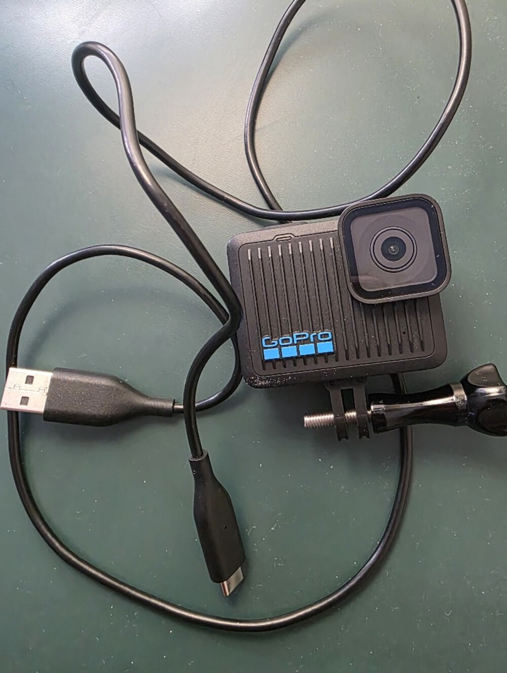 EUC GoPro HERO Action Camera & Charger With Mounting Screw Model #CHDHF-131-AT